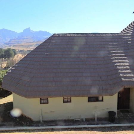 Fairways Holiday Accommodation Drakensberg Garden Exterior photo