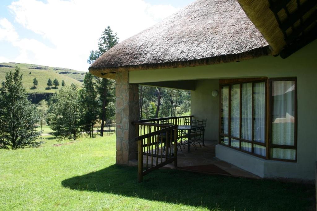 Fairways Holiday Accommodation Drakensberg Garden Exterior photo