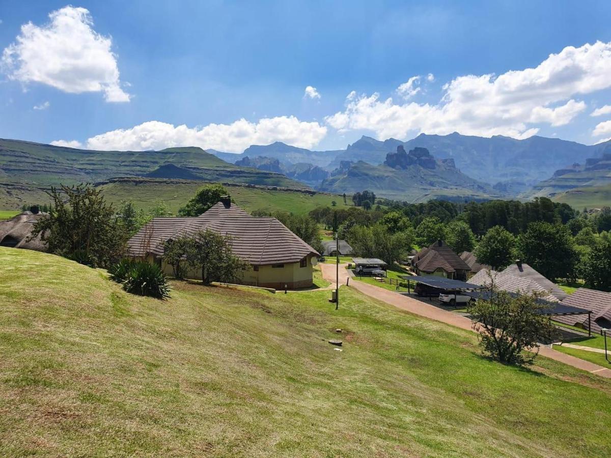 Fairways Holiday Accommodation Drakensberg Garden Exterior photo