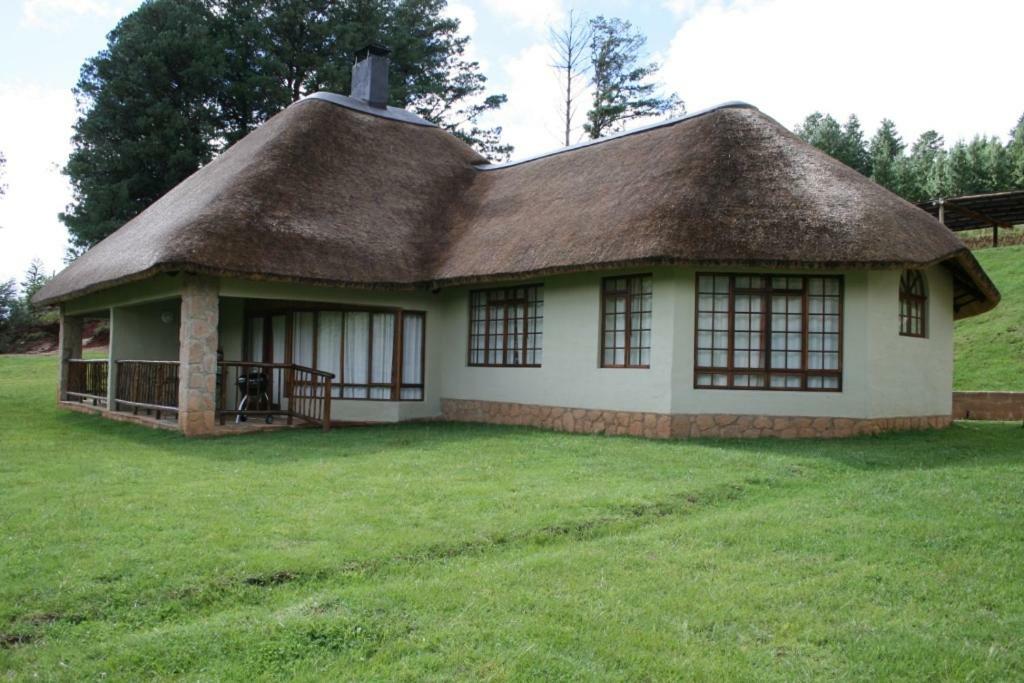 Fairways Holiday Accommodation Drakensberg Garden Exterior photo